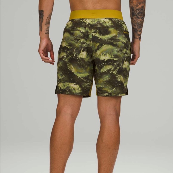 Lululemon T.H.E. Mens Short 7" Linerless Size M 
High Dive Auric Gold Multi - Picture 3 of 9